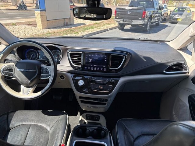 2018 Chrysler Pacifica in Arvada, CO 80002 - 18127149 15