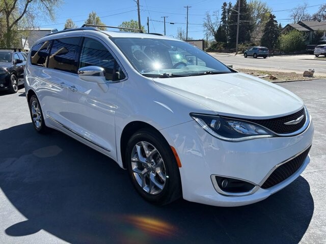 2018 Chrysler Pacifica in Arvada, CO 80002 - 18127149 4
