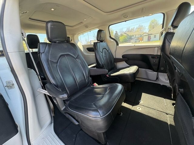 2018 Chrysler Pacifica in Arvada, CO 80002 - 18127149 16