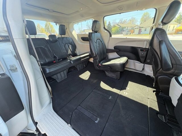 2018 Chrysler Pacifica in Arvada, CO 80002 - 18127149 17
