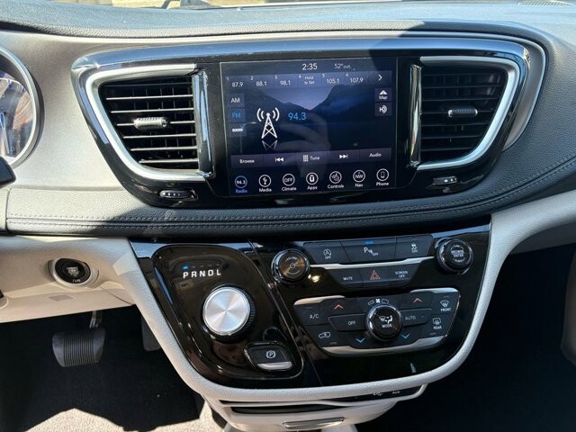 2018 Chrysler Pacifica in Arvada, CO 80002 - 18127149 10