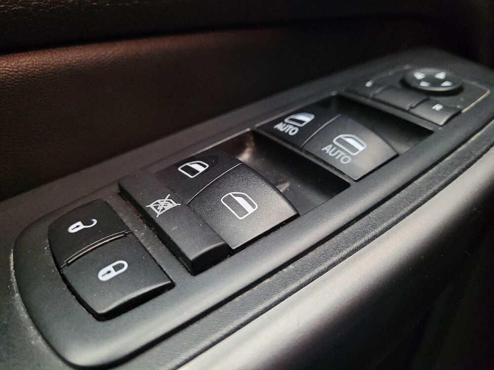 2019 Jeep Cherokee in Torrance, CA 90504 - 18127162 27