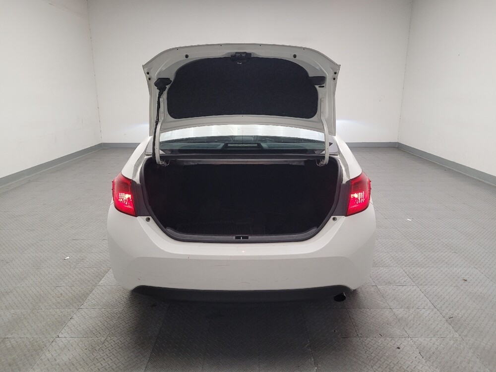 2019 Toyota Corolla in Downey, CA 90241 - 18127165 29