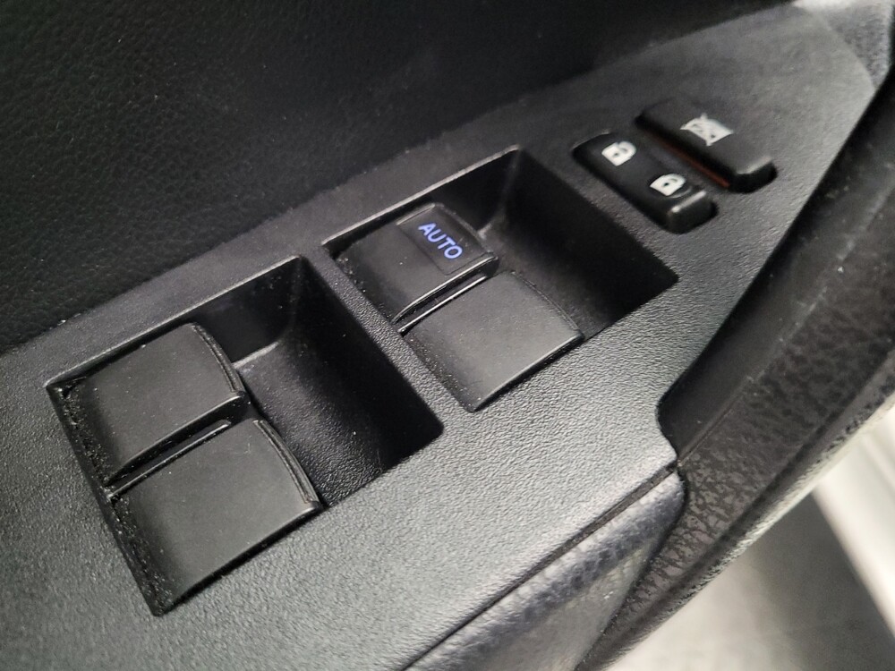 2019 Toyota Corolla in Downey, CA 90241 - 18127165 27