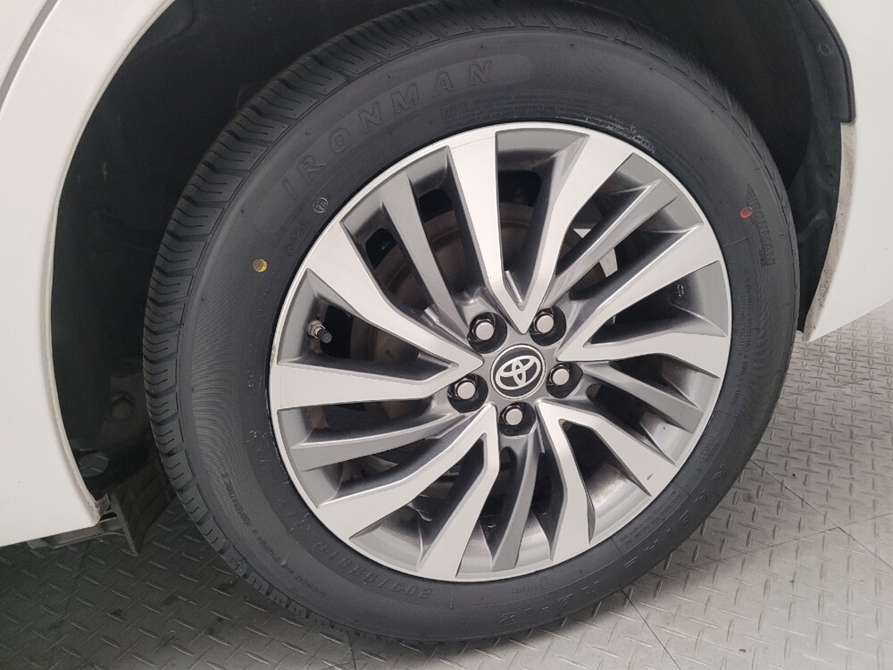 2019 Toyota Corolla in Downey, CA 90241 - 18127165 31