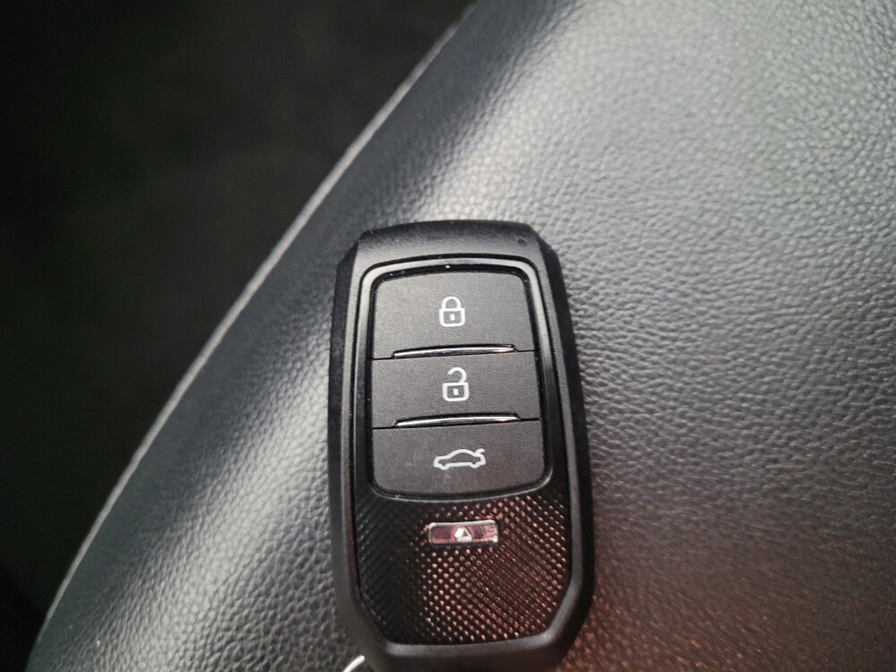 2019 Toyota Corolla in Downey, CA 90241 - 18127165 32