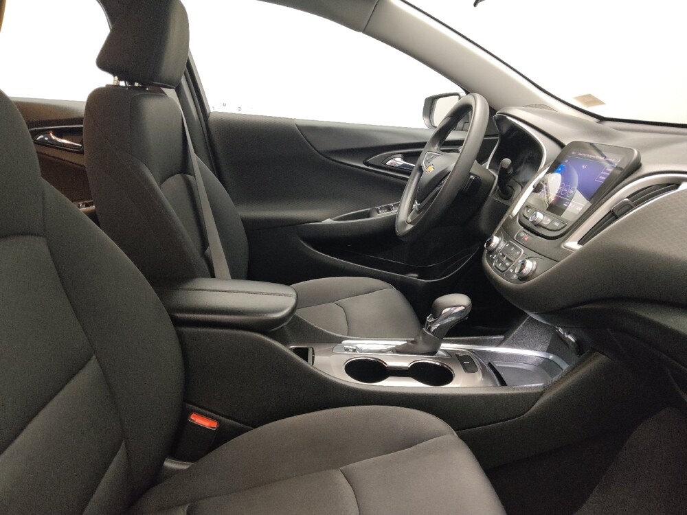 2022 Chevrolet Malibu in Lewisville, TX 75067 - 18127213 21