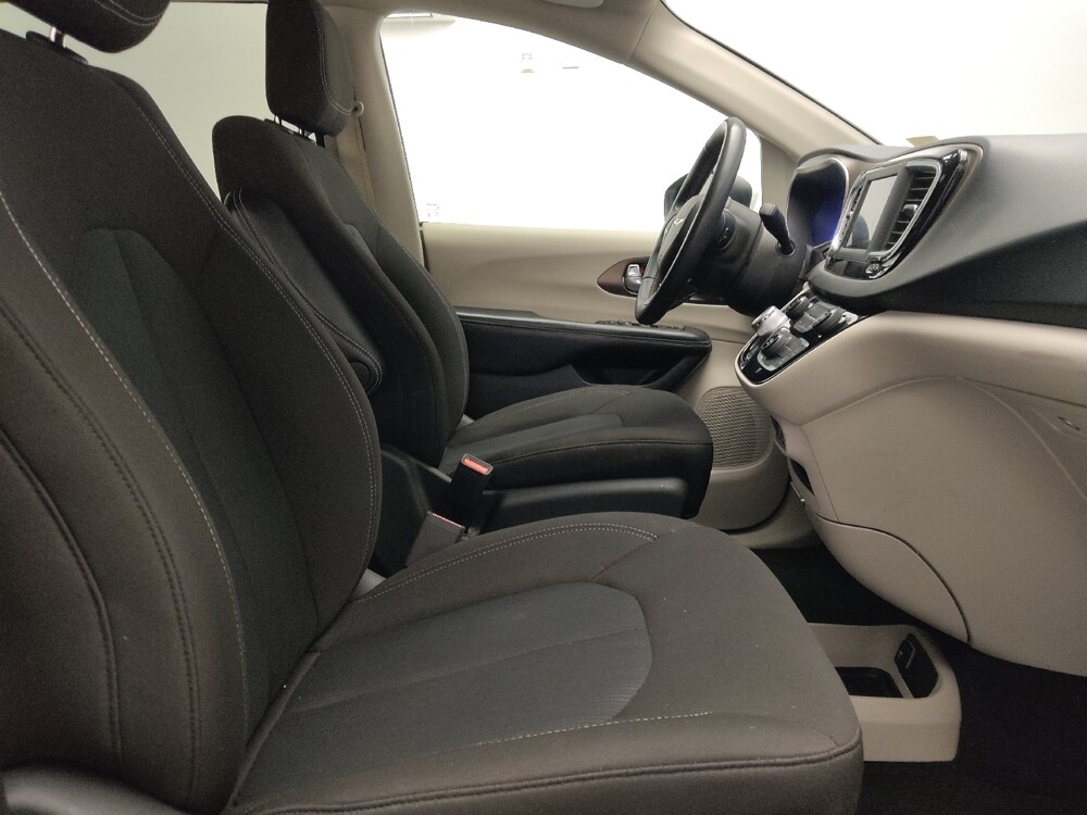 2022 Chrysler Voyager in Arlington, TX 76011 - 18127220 21