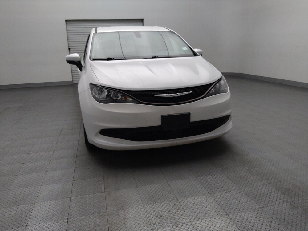 2022 Chrysler Voyager in Arlington, TX 76011 - 18127220 14