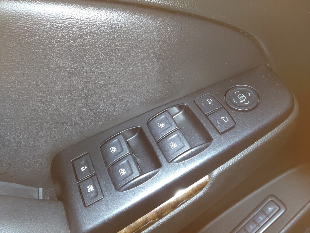 2018 Chevrolet Suburban in Fort Myers, FL 33907 - 18127224 27