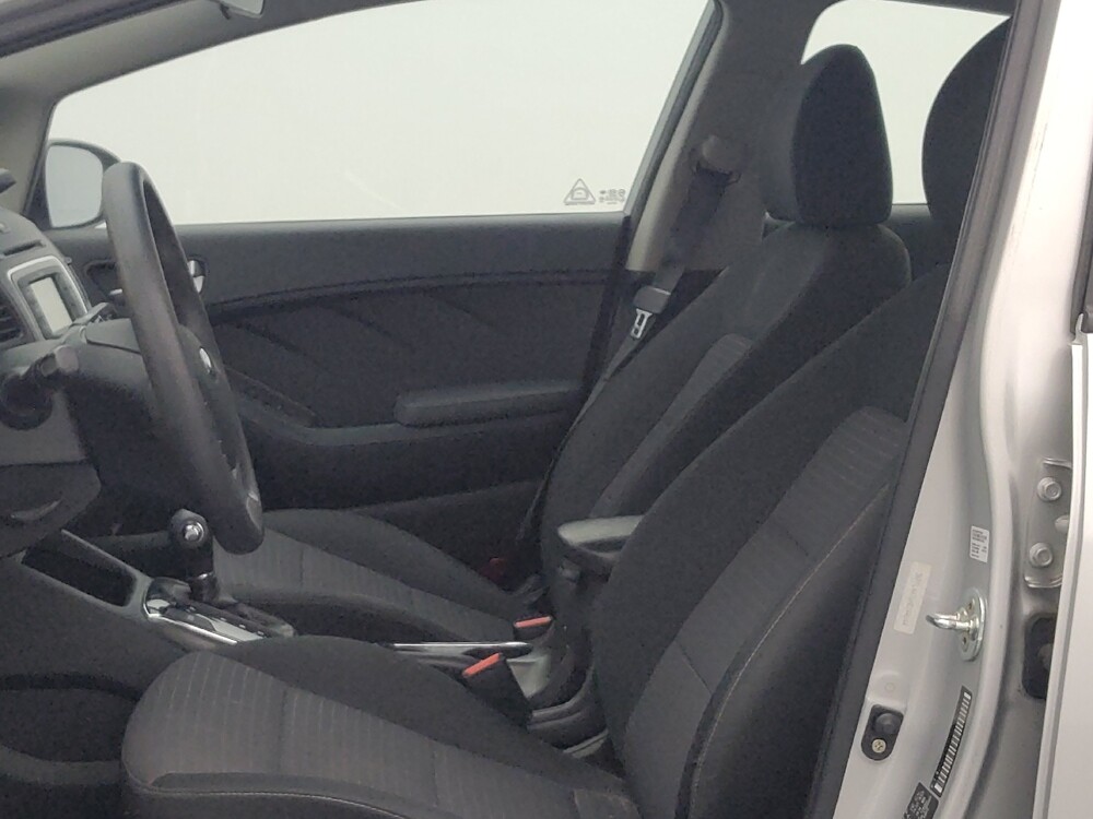 2017 Kia Forte in Fort Myers, FL 33907 - 18127227 17