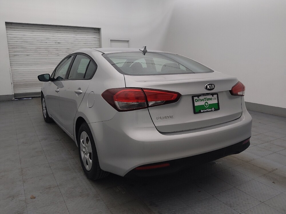 2017 Kia Forte in Fort Myers, FL 33907 - 18127227 5