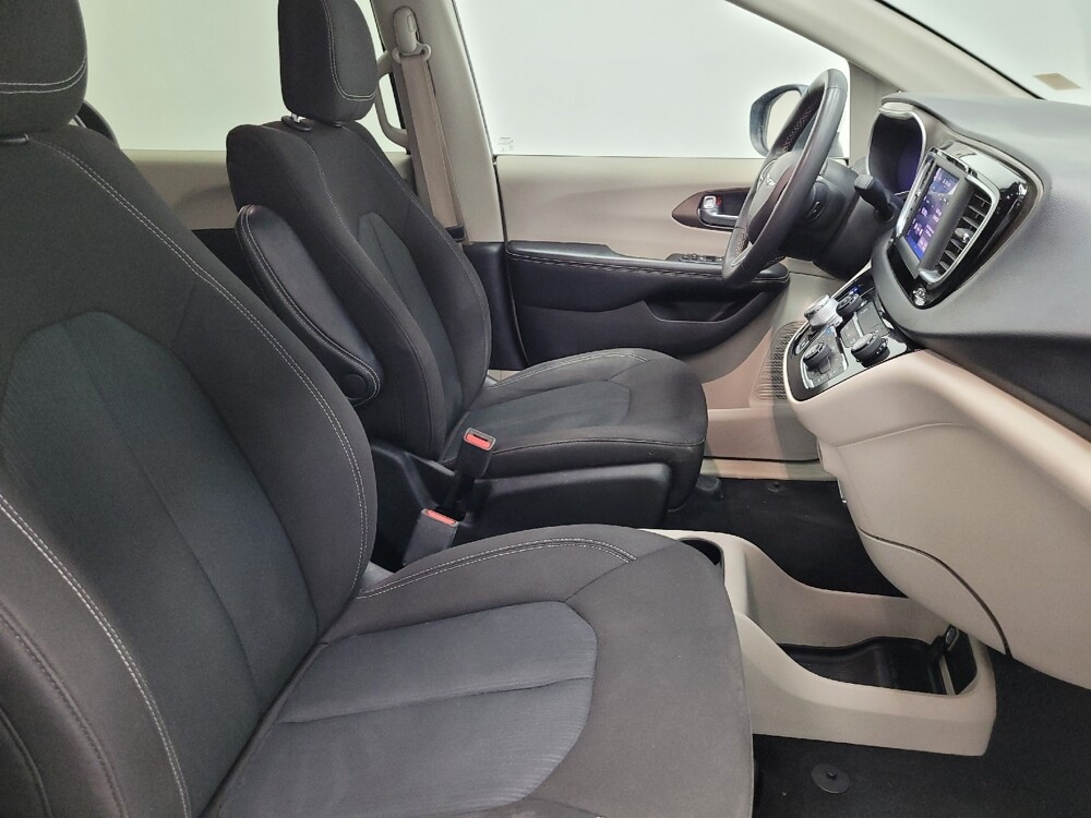 2022 Chrysler Voyager in Las Vegas, NV 89104 - 18127242 21