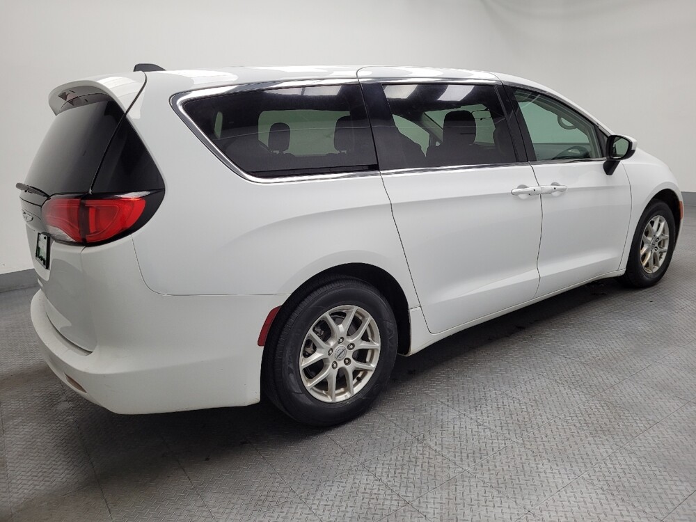 2022 Chrysler Voyager in Las Vegas, NV 89104 - 18127242 10
