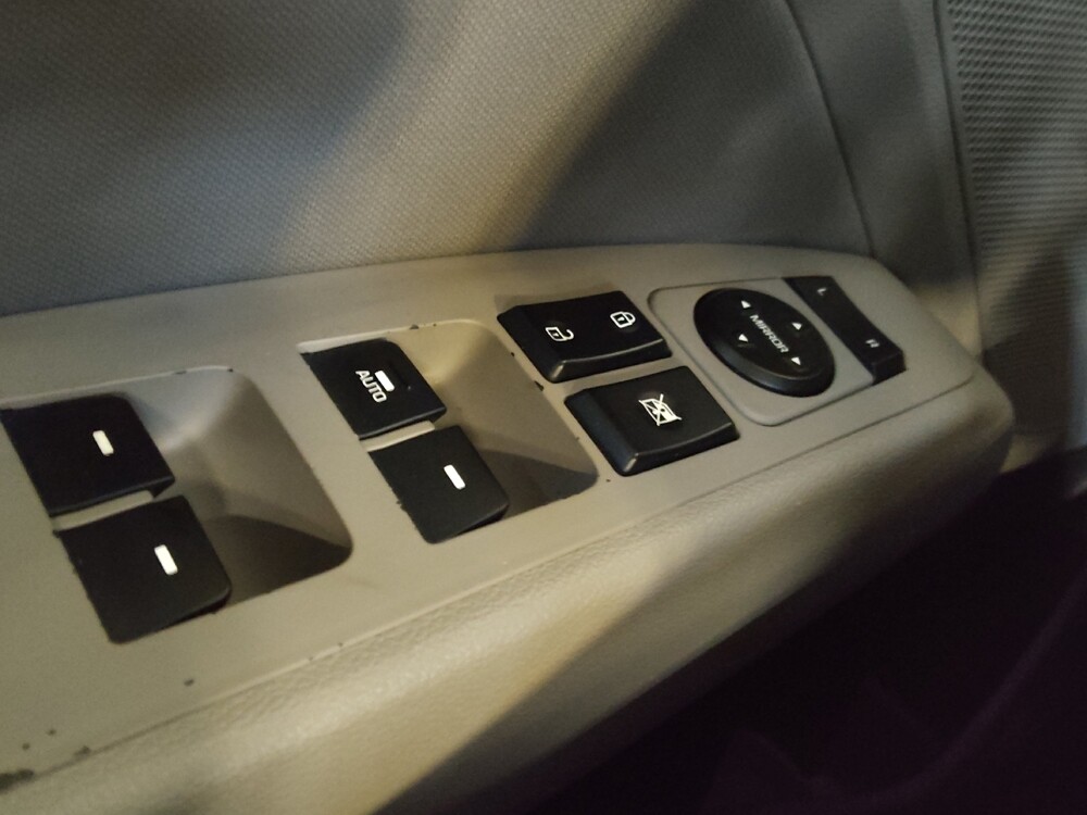 2020 Hyundai Elantra in Raleigh, NC 27604 - 18127260 27