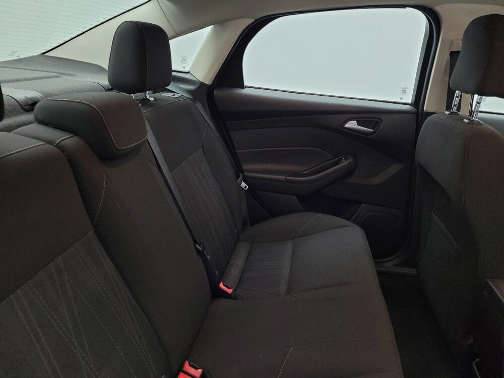 2015 Ford Focus in Greenville, SC 29607 - 18127274 19