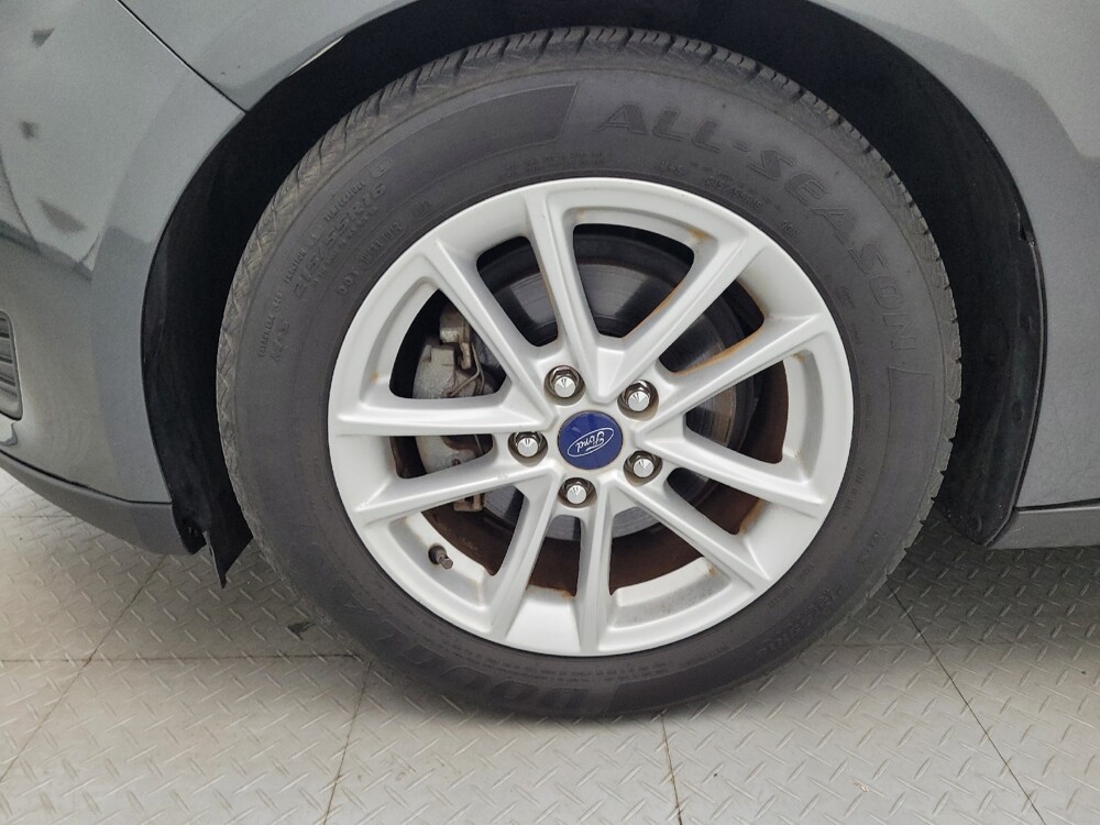 2015 Ford Focus in Greenville, SC 29607 - 18127274 31