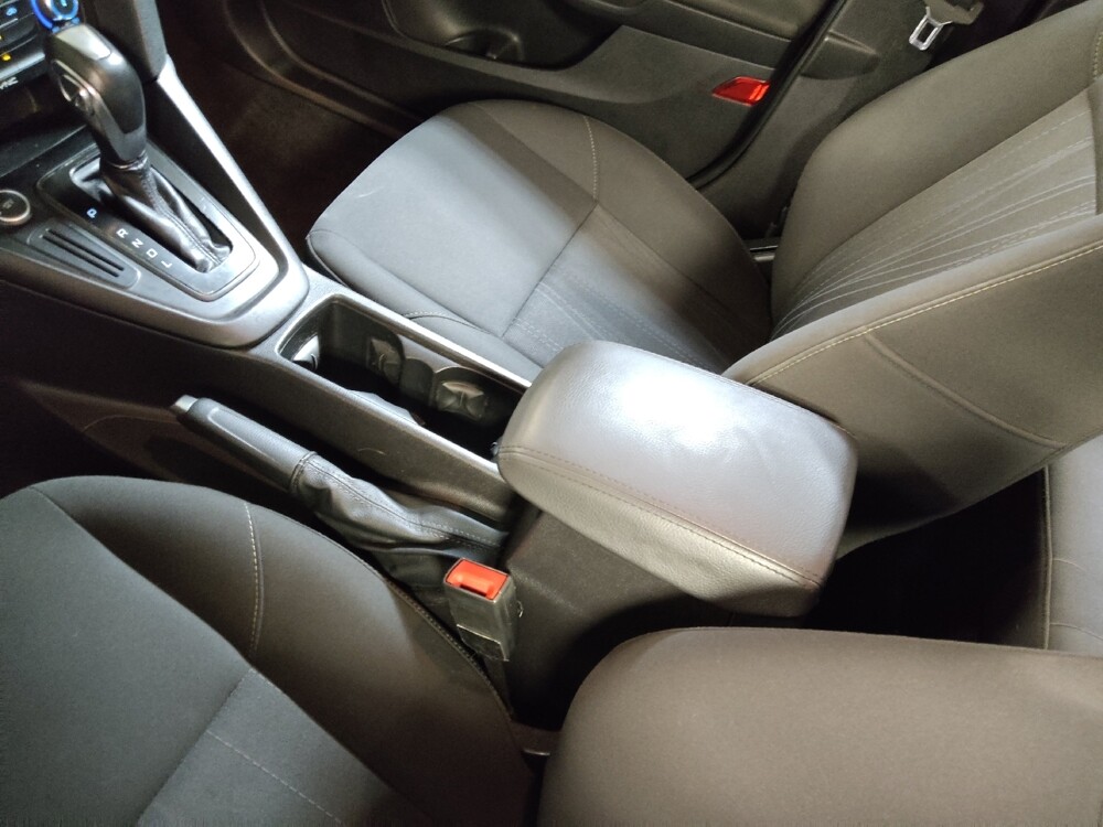 2015 Ford Focus in Greenville, SC 29607 - 18127274 26