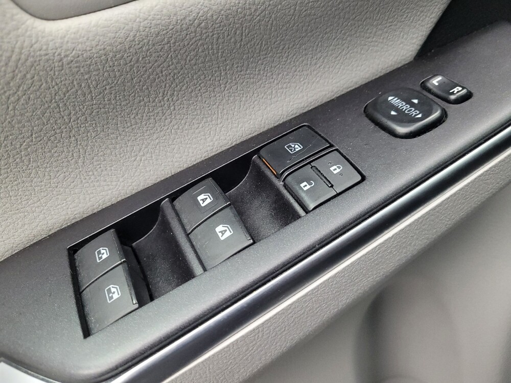 2017 Toyota Camry in Madison, TN 37115 - 18127307 27