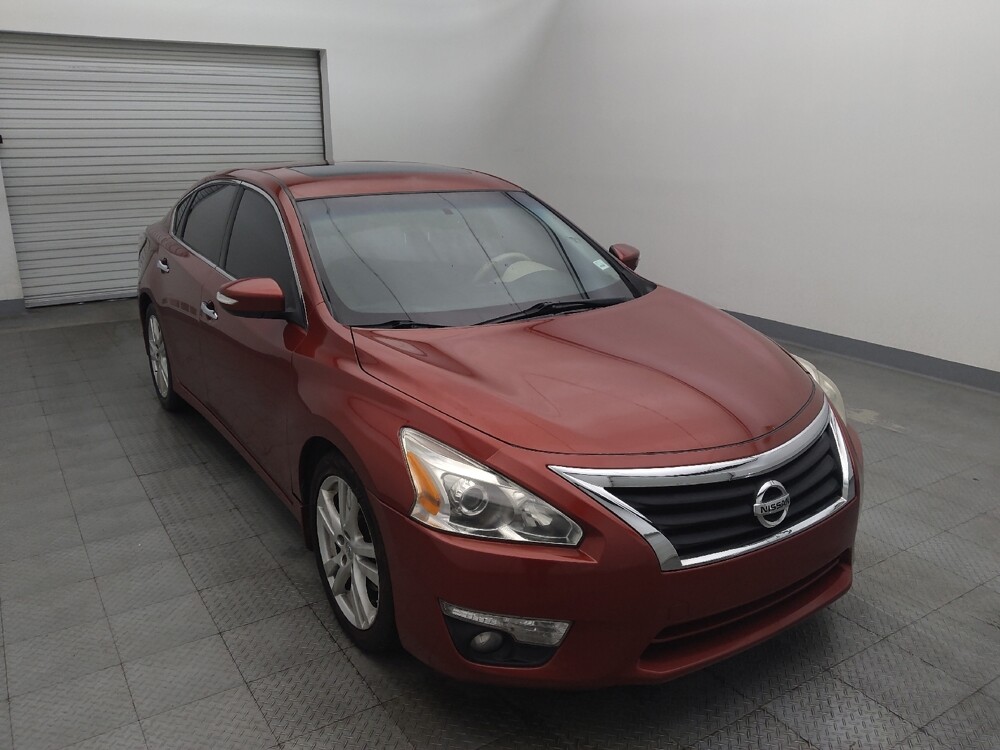 2015 Nissan Altima in Houston, TX 77074 - 18127309 13