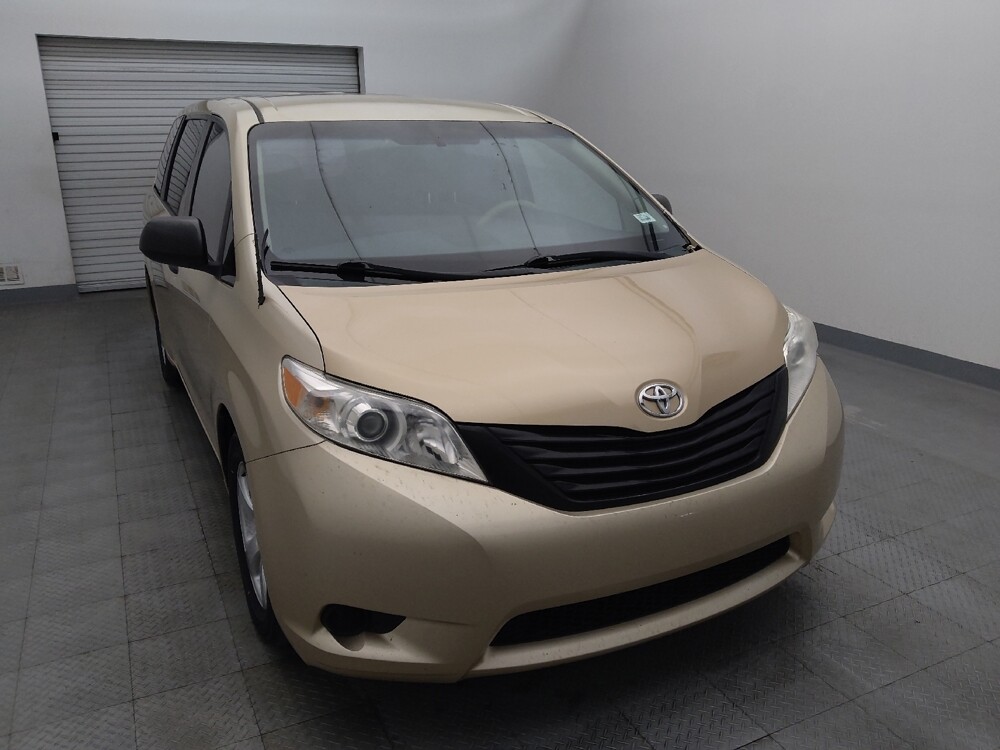 2014 Toyota Sienna in Houston, TX 77074 - 18127310 14