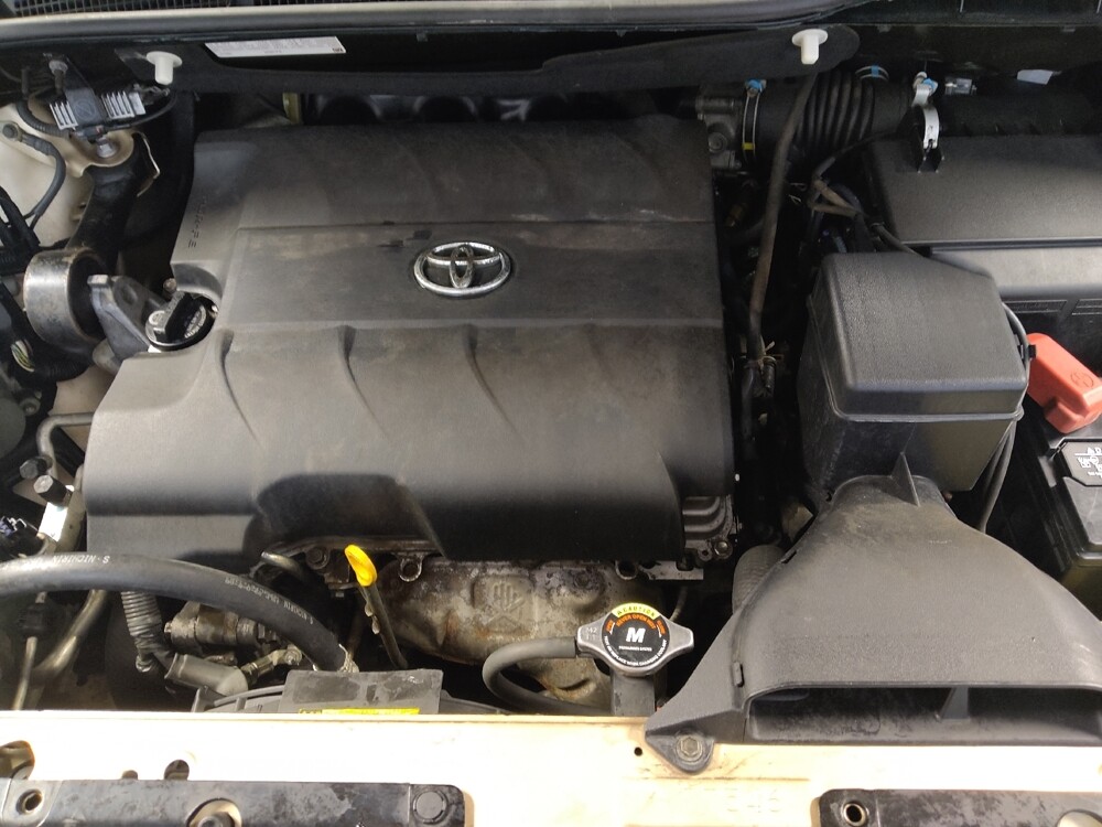 2014 Toyota Sienna in Houston, TX 77074 - 18127310 30