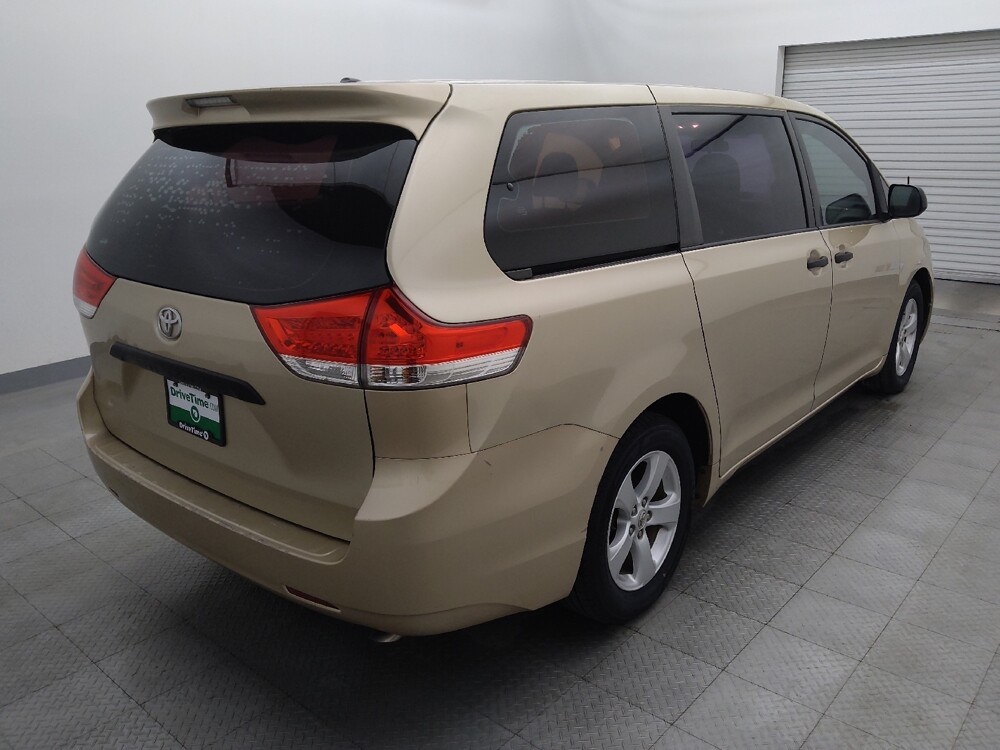 2014 Toyota Sienna in Houston, TX 77074 - 18127310 9