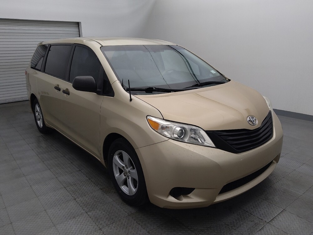 2014 Toyota Sienna in Houston, TX 77074 - 18127310 13