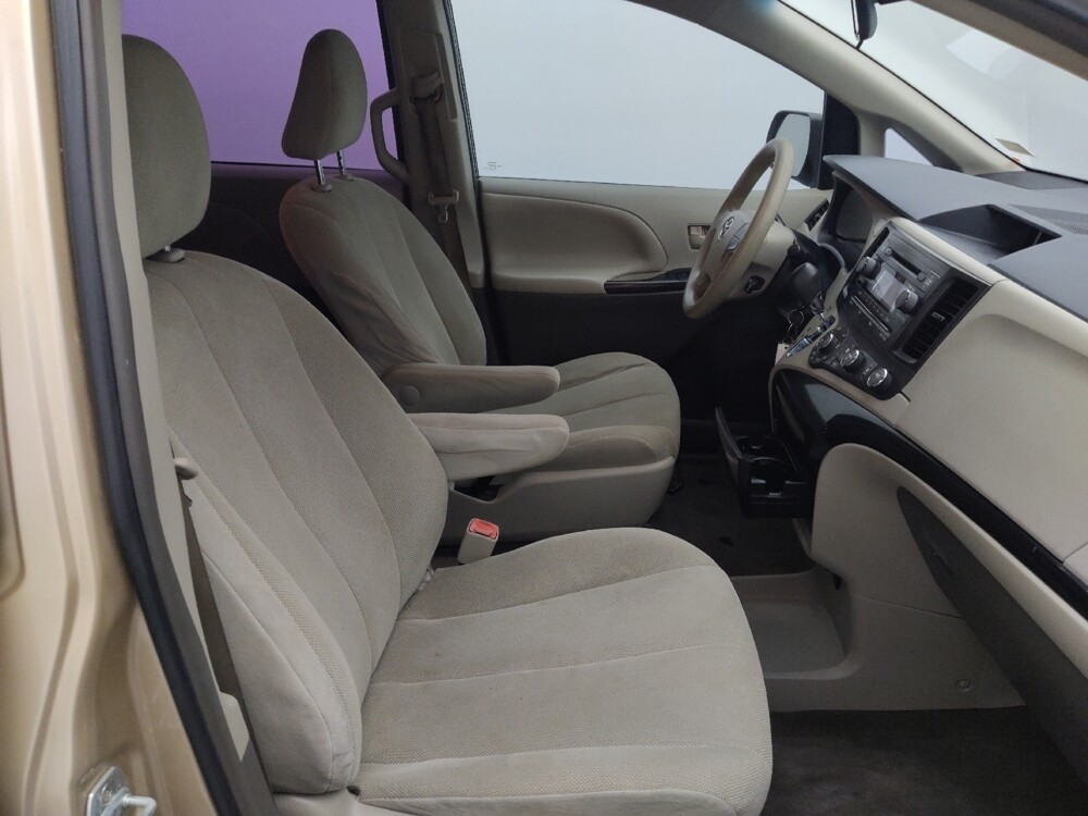 2014 Toyota Sienna in Houston, TX 77074 - 18127310 21