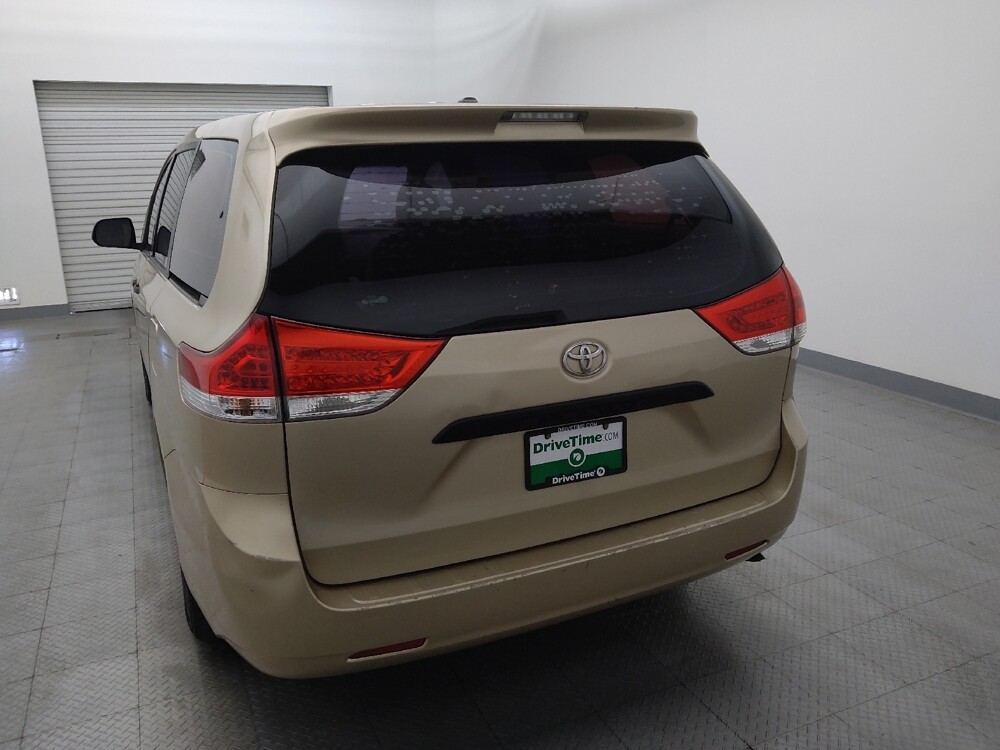 2014 Toyota Sienna in Houston, TX 77074 - 18127310 6