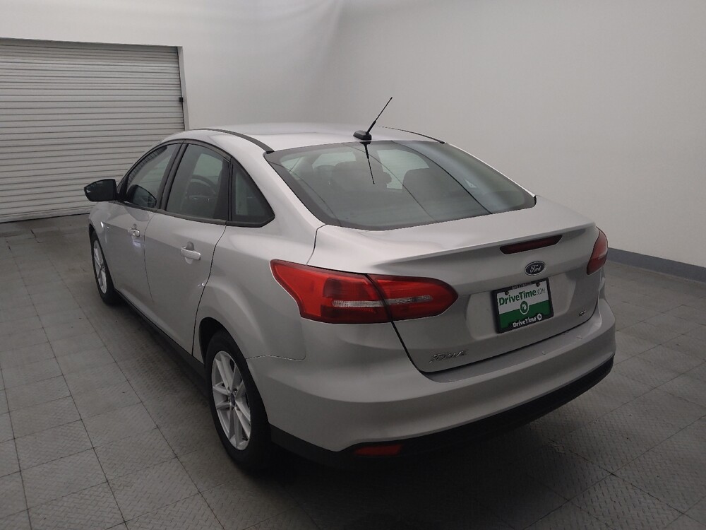 2018 Ford Focus in Houston, TX 77074 - 18127318 5