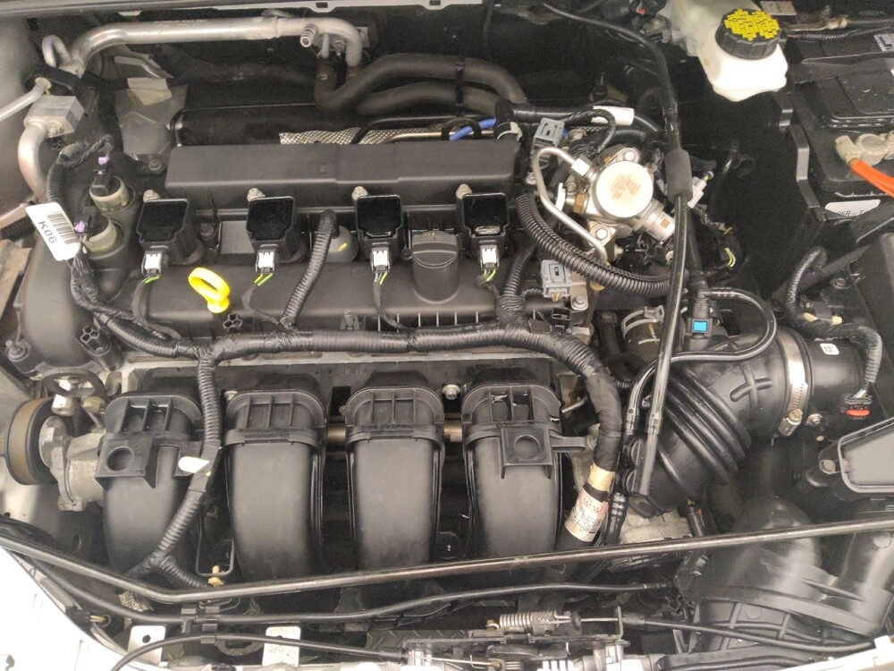 2018 Ford Focus in Houston, TX 77074 - 18127318 30