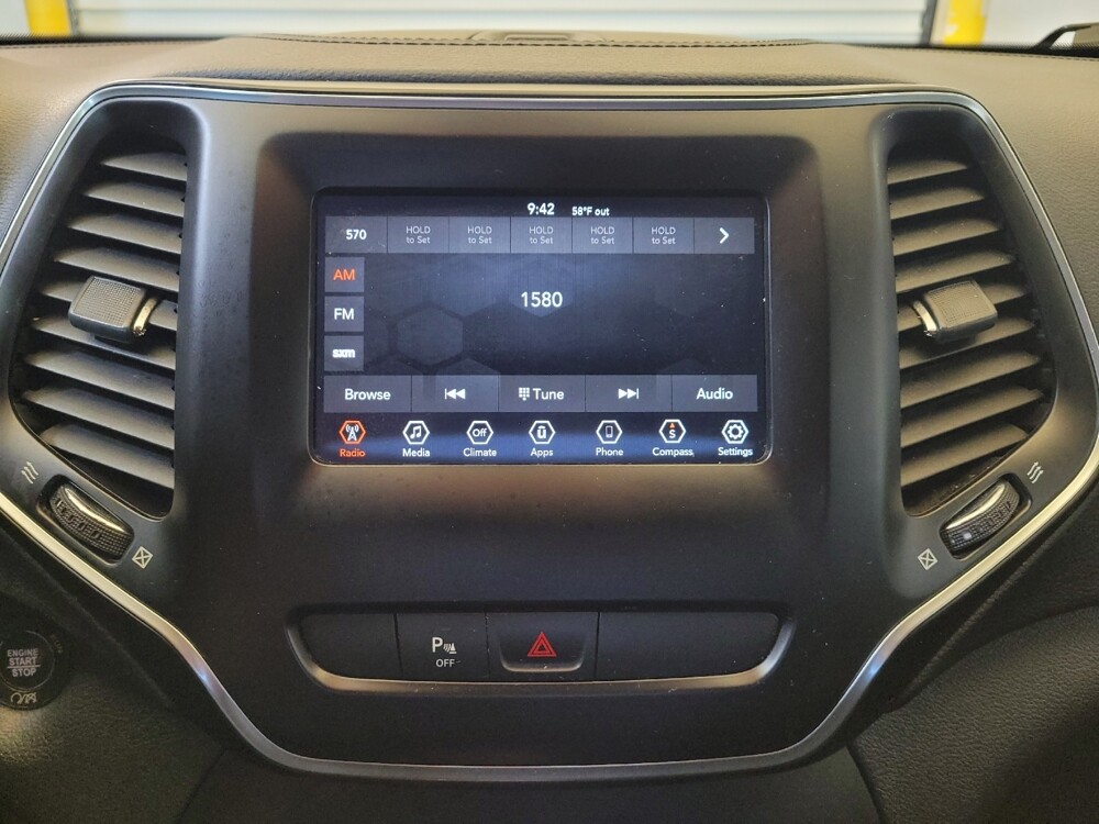 2020 Jeep Cherokee in Miamisburg, OH 45342 - 18127329 25