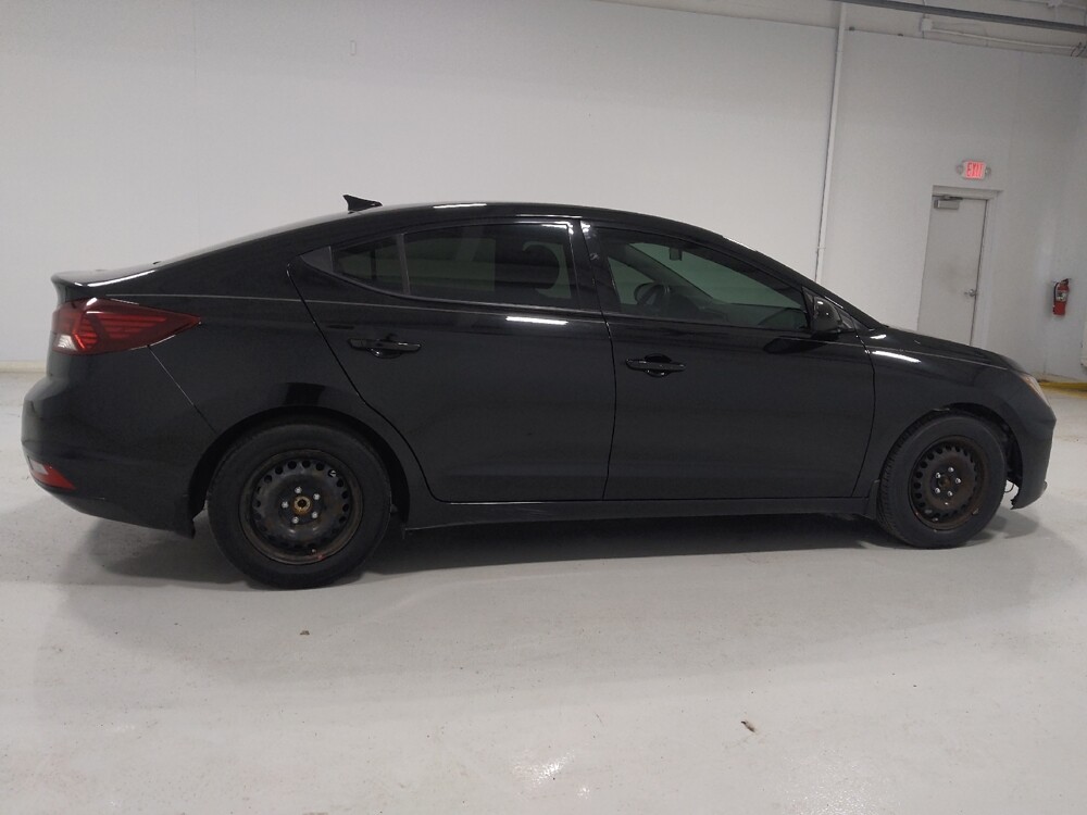 2020 Hyundai Elantra in Cincinnati, OH 45255 - 18127330 10