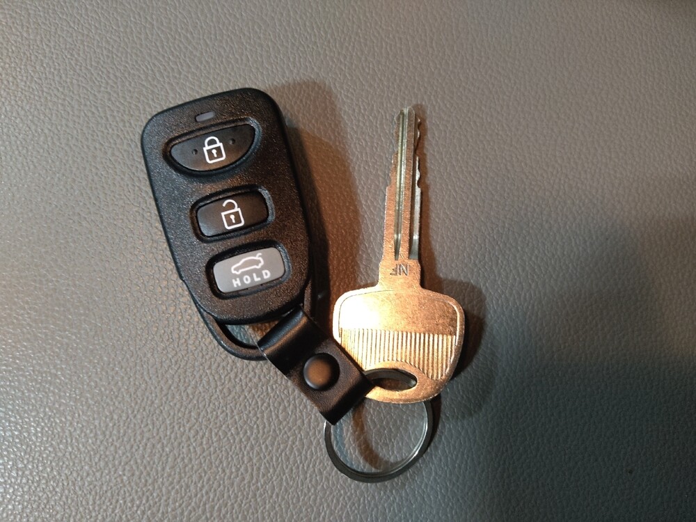 2020 Hyundai Elantra in Cincinnati, OH 45255 - 18127330 32