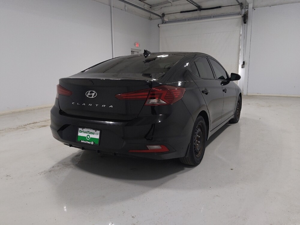 2020 Hyundai Elantra in Cincinnati, OH 45255 - 18127330 9