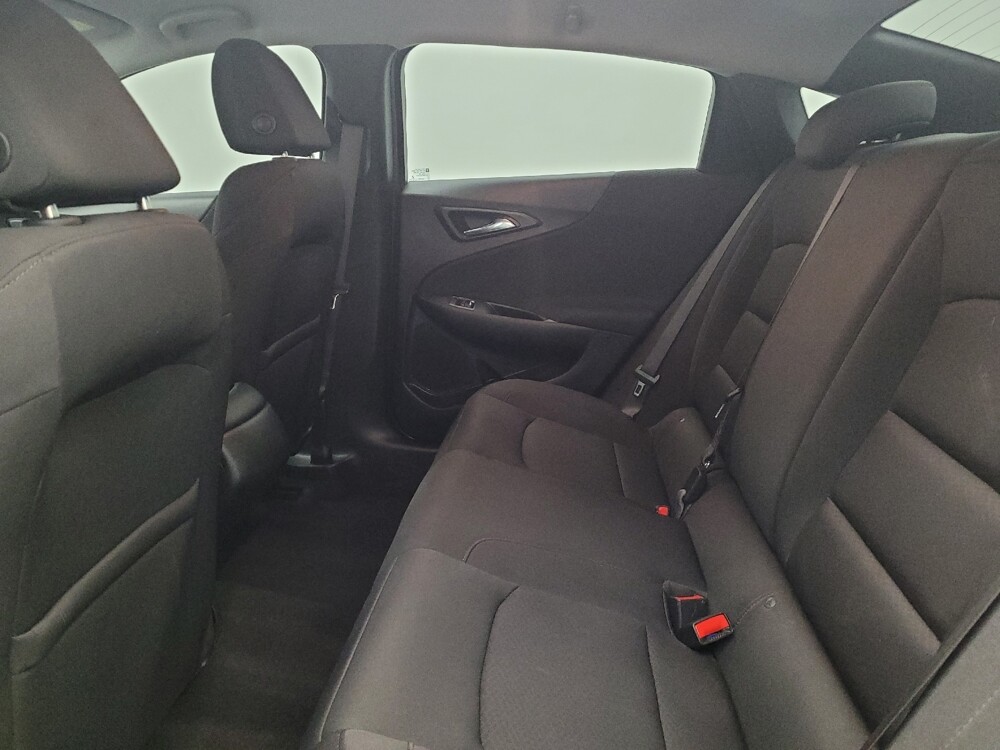 2019 Chevrolet Malibu in Miamisburg, OH 45342 - 18127340 18