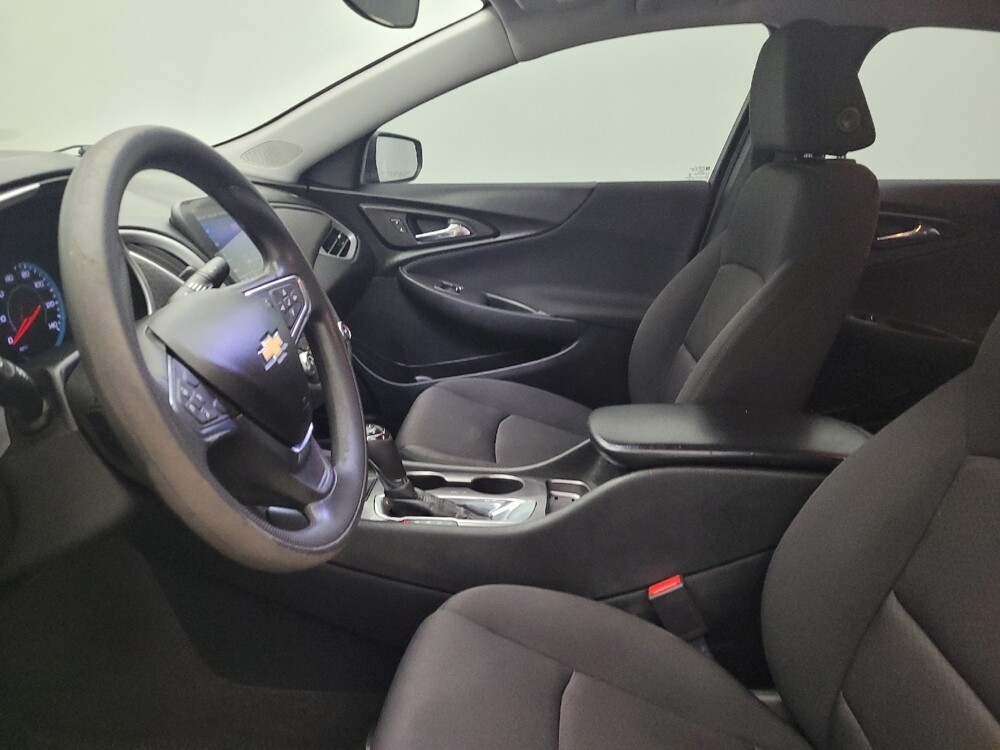 2019 Chevrolet Malibu in Miamisburg, OH 45342 - 18127340 17