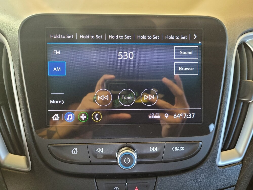 2020 Chevrolet Malibu in Columbus, OH 43228 - 18127342 25