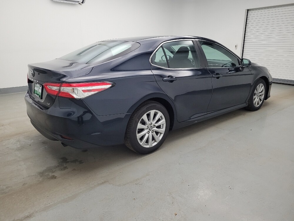 2018 Toyota Camry in Miamisburg, OH 45342 - 18127343 10