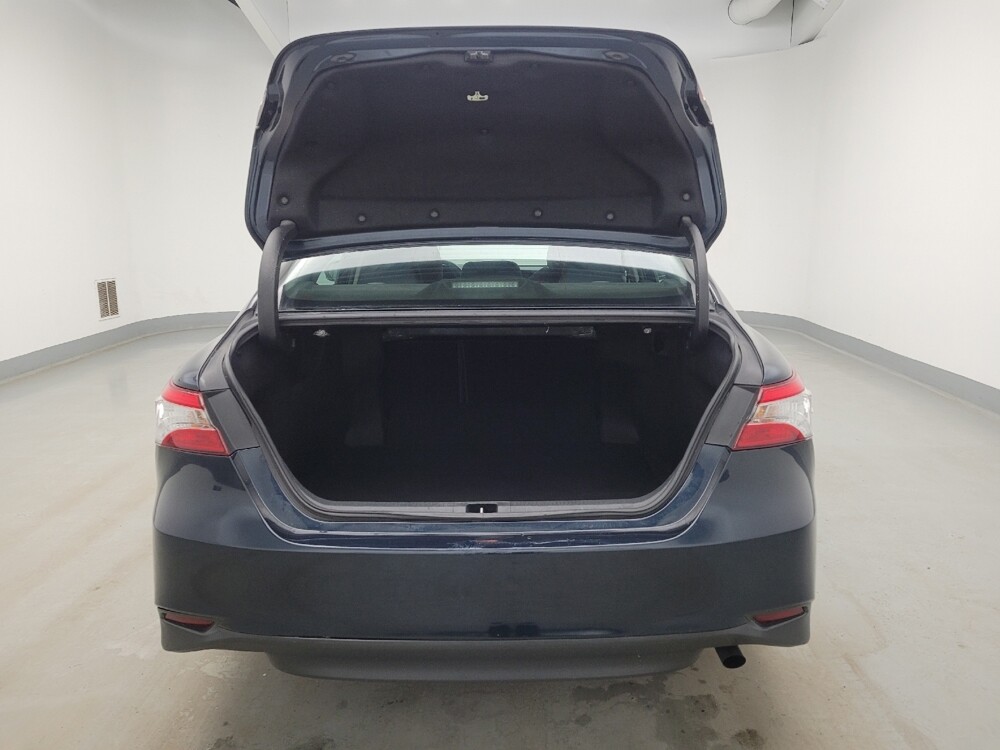 2018 Toyota Camry in Miamisburg, OH 45342 - 18127343 29