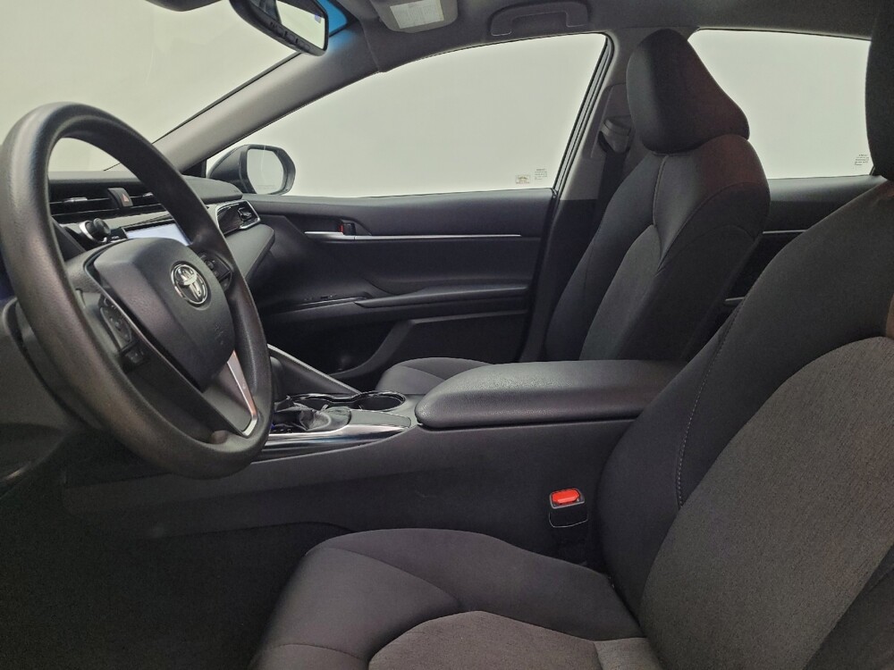 2018 Toyota Camry in Miamisburg, OH 45342 - 18127343 17