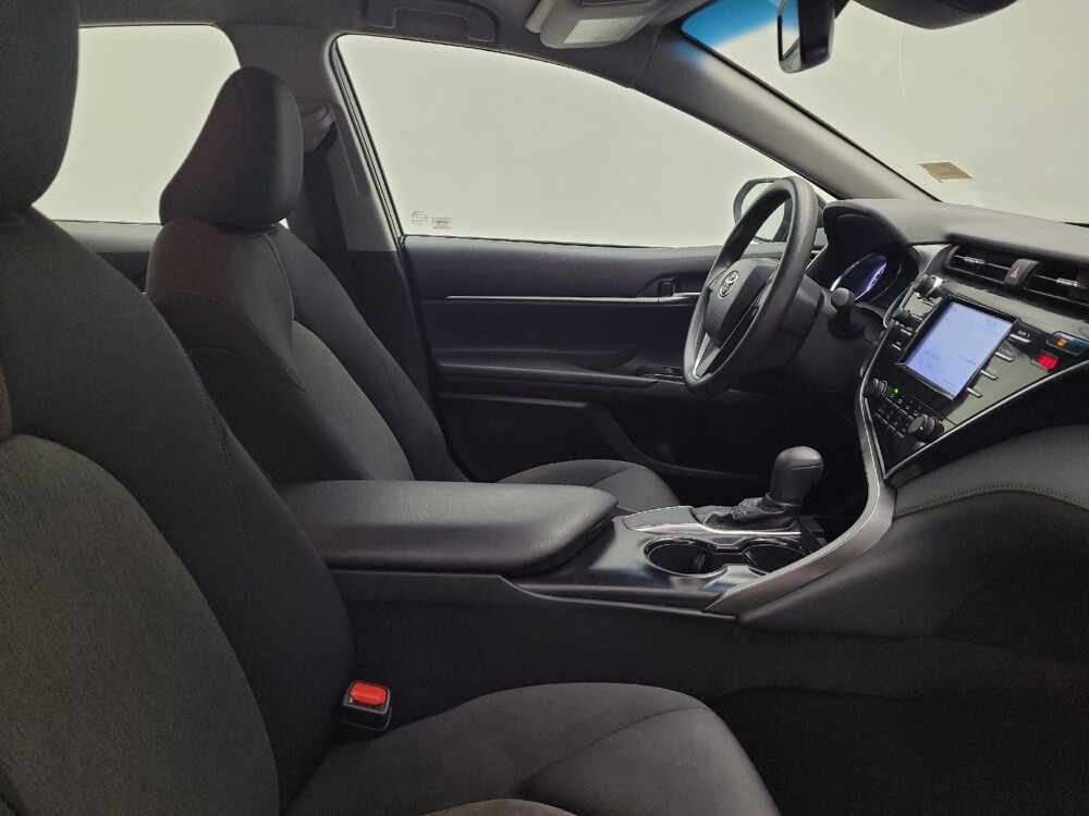2018 Toyota Camry in Miamisburg, OH 45342 - 18127343 21