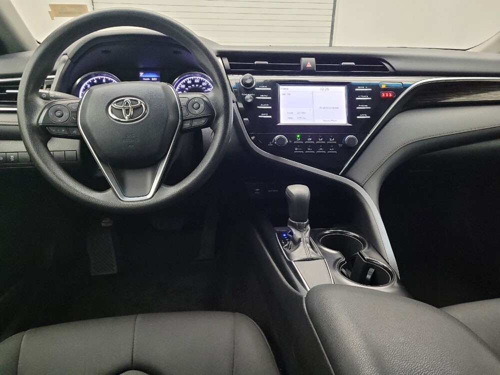 2018 Toyota Camry in Miamisburg, OH 45342 - 18127343 22