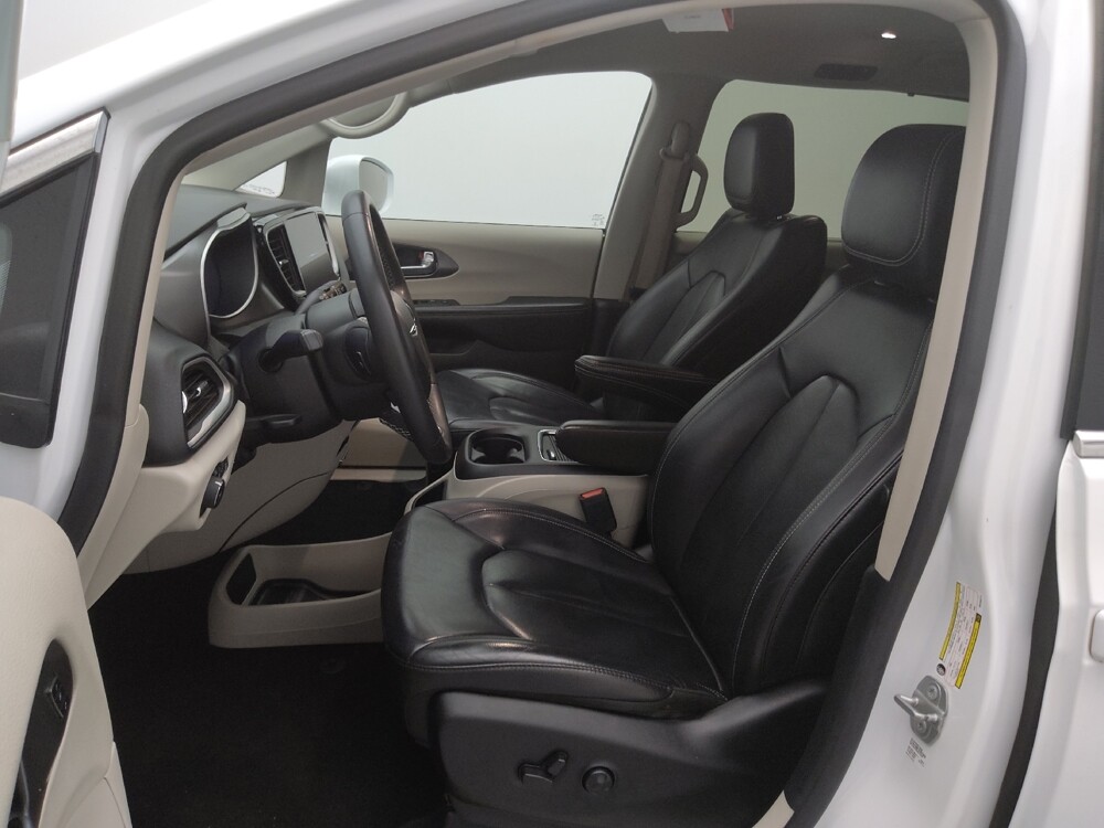 2022 Chrysler Pacifica in St. Louis, MO 63136 - 18127358 17