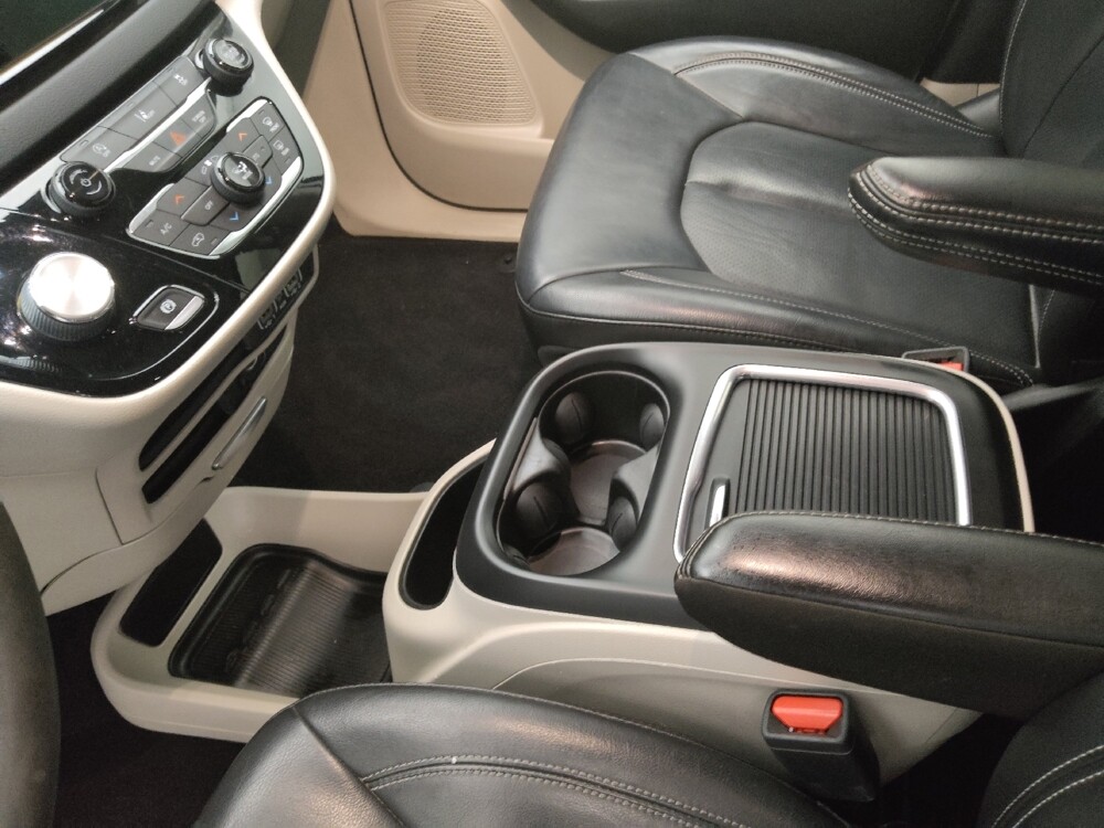 2022 Chrysler Pacifica in St. Louis, MO 63136 - 18127358 26