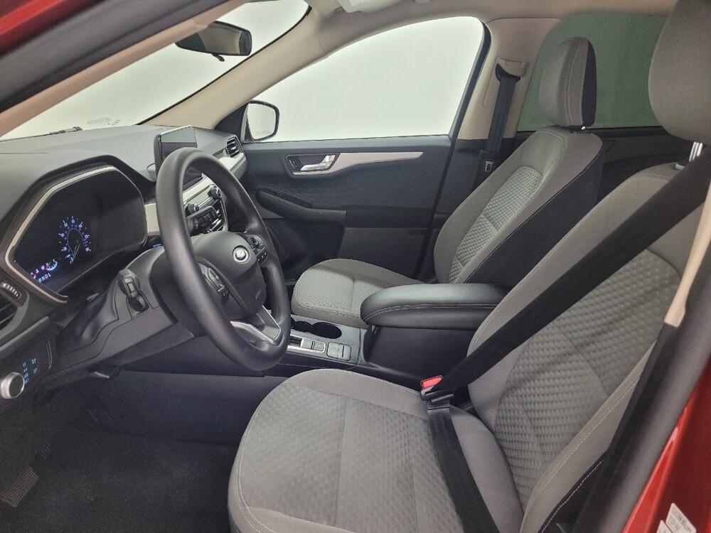 2020 Ford Escape in St. Louis, MO 63125 - 18127361 17