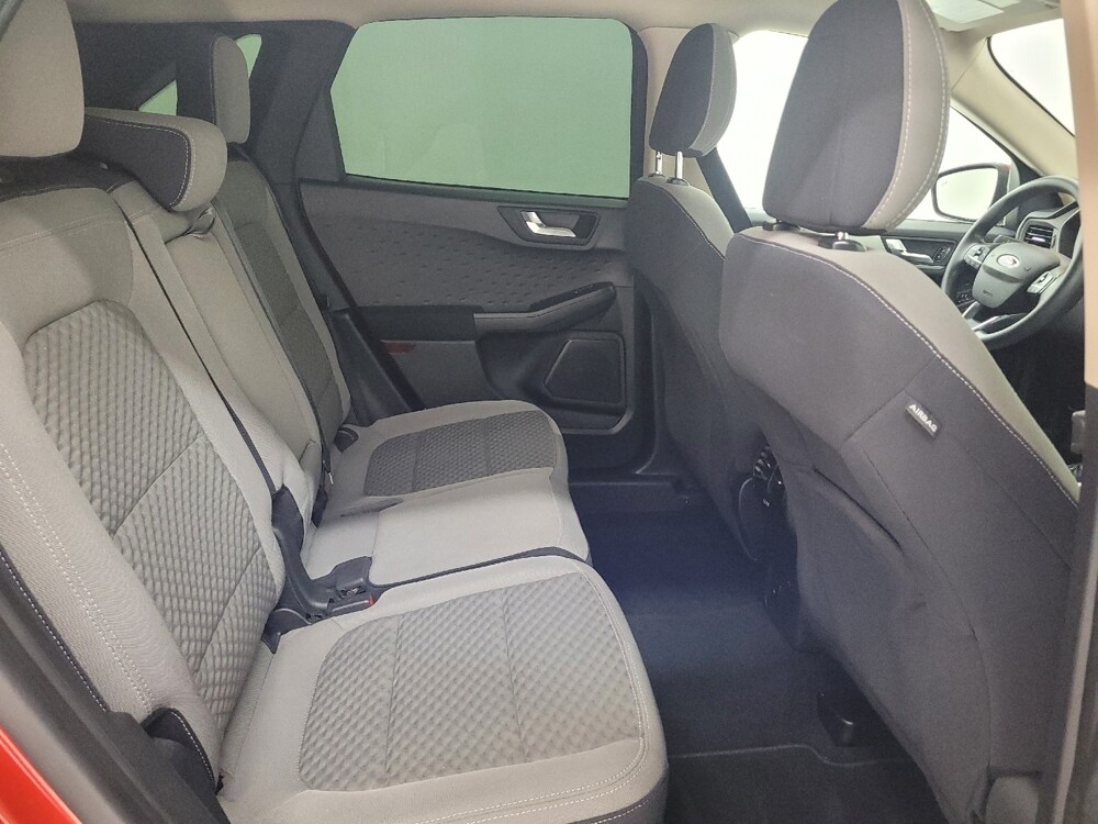 2020 Ford Escape in St. Louis, MO 63125 - 18127361 19