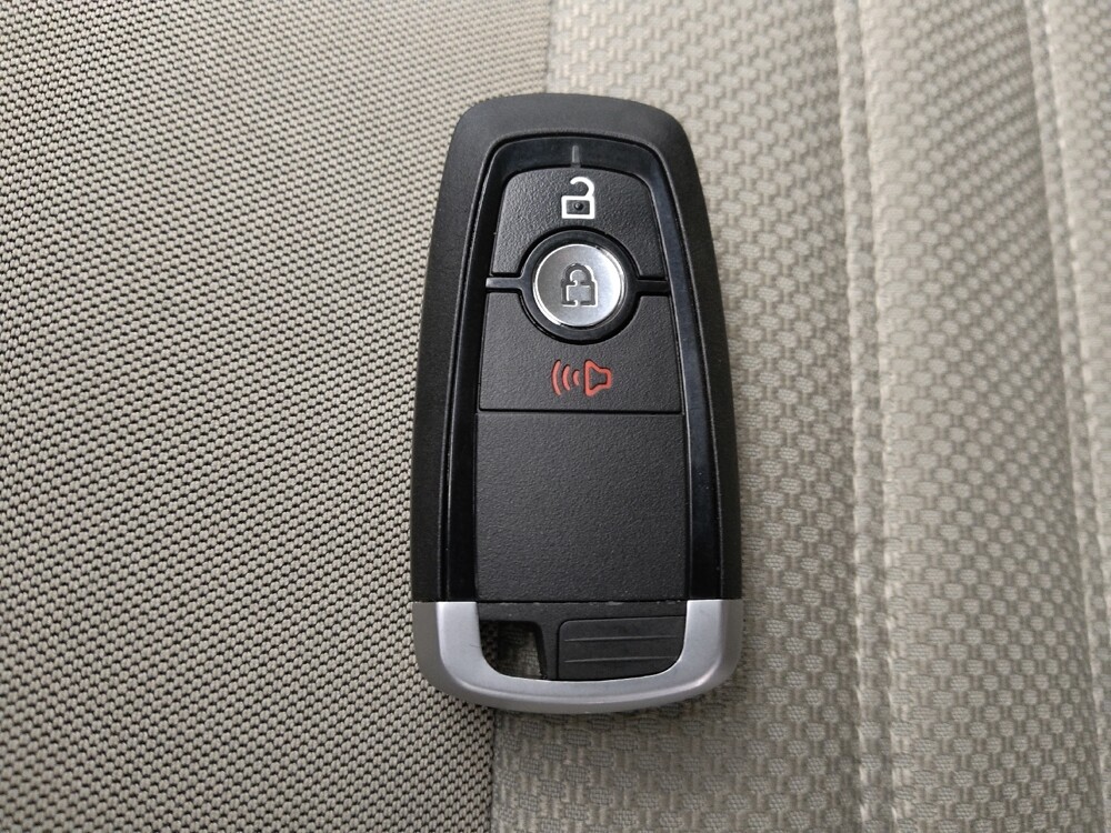 2018 Ford Fusion in Gladstone, MO 64118 - 18127363 32