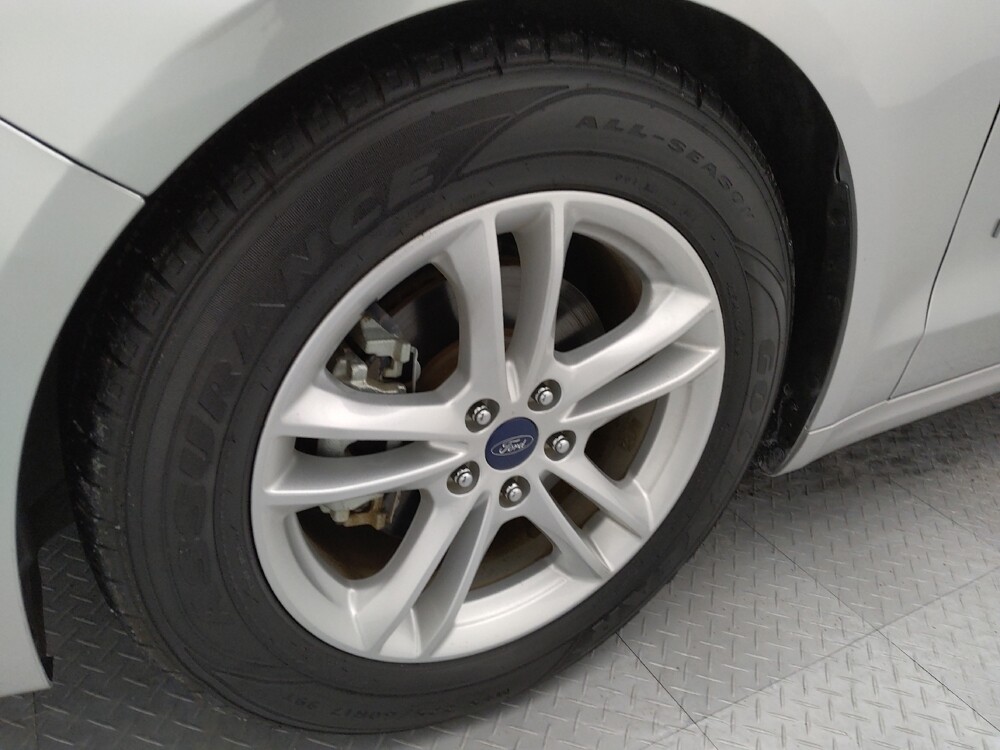 2018 Ford Fusion in Gladstone, MO 64118 - 18127363 31